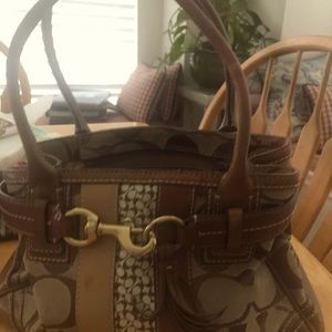 Coach Hampton  leather Signature purse
